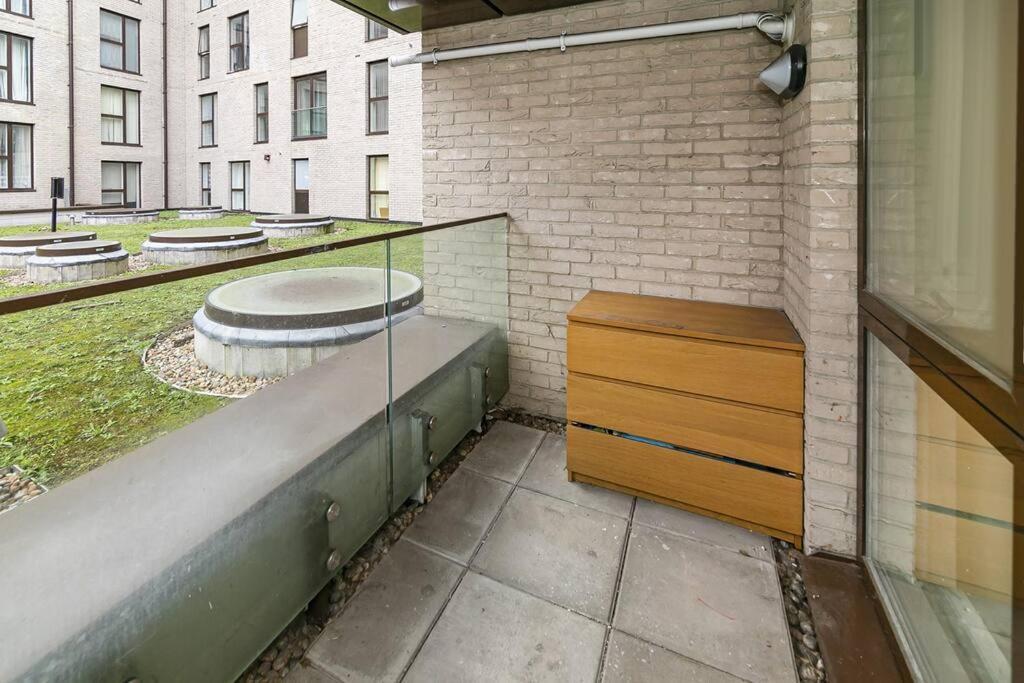 Urban Chic: Modern Flat East Next To Canal Appartamento